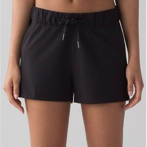 EUC Lululemon On the Fly shorts 2.5”, size 4 in black